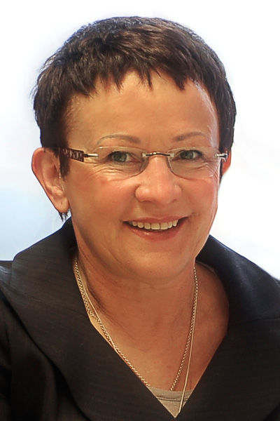 Dorothee Herzer, Steuerberaterin, Diplom-Kauffrau, Fachberater für Gesundheitswesen (IBG/HS Bremerhaven), Zertifizierter Testamentsvollstrecker (AGT)