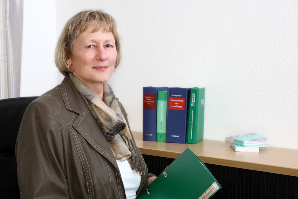 Bärbel Düwel (Buchhaltung und Jahresabschluss im Bereich Land-und Forstwirtschaft und Gewerbe)