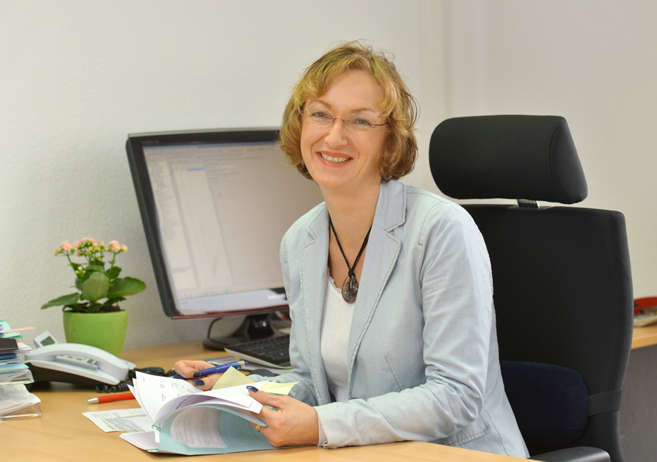 Mandy Schindelar, Bilanzbuchhalterin